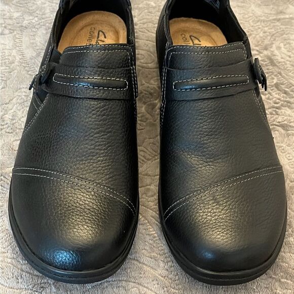 Clarks Black Loafers Sleek Slip-Ons - Picture 2 of 10